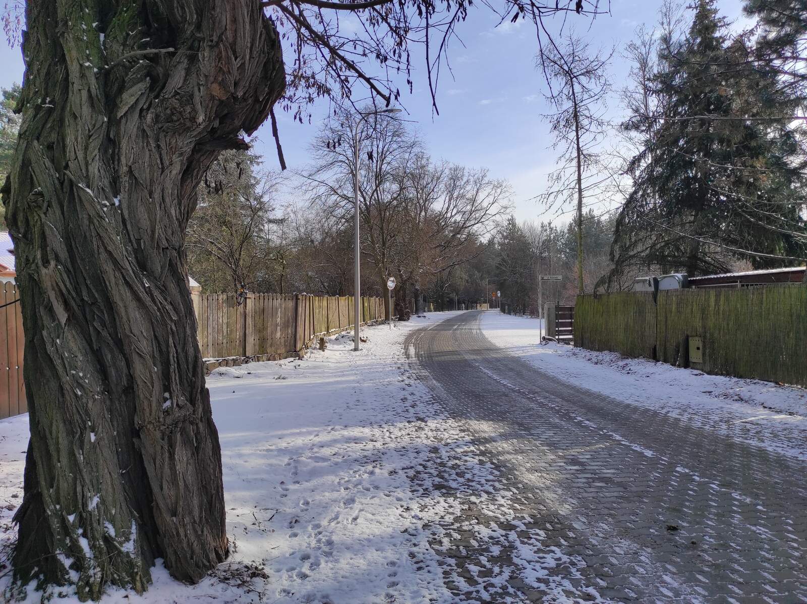 Ukończona ulica Akacjowa w Drwęsie