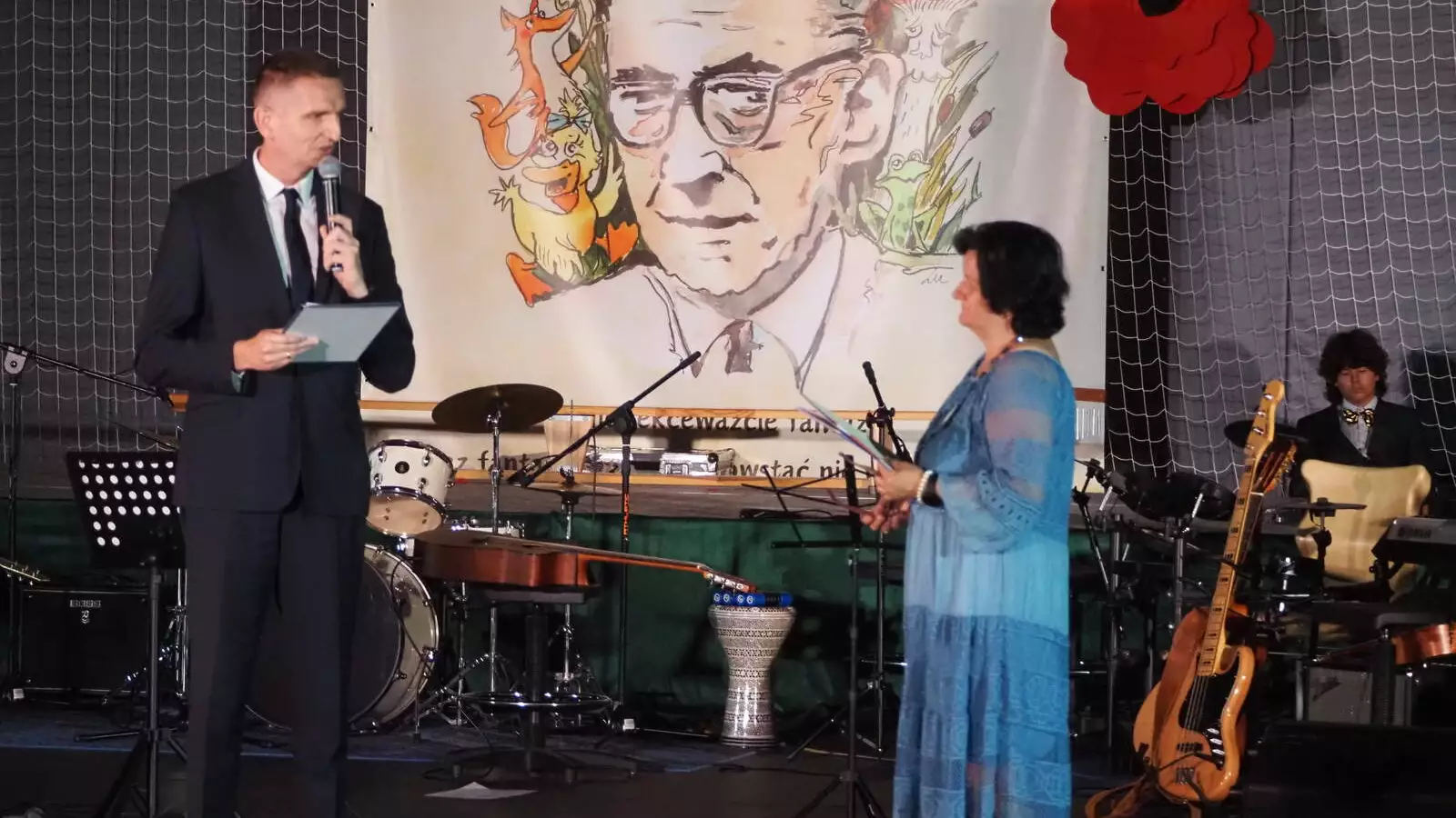Sławomir Skrzypczak i Violetta Czerniak podczas obchodów 30-lecia szkoły w Dopiewie
