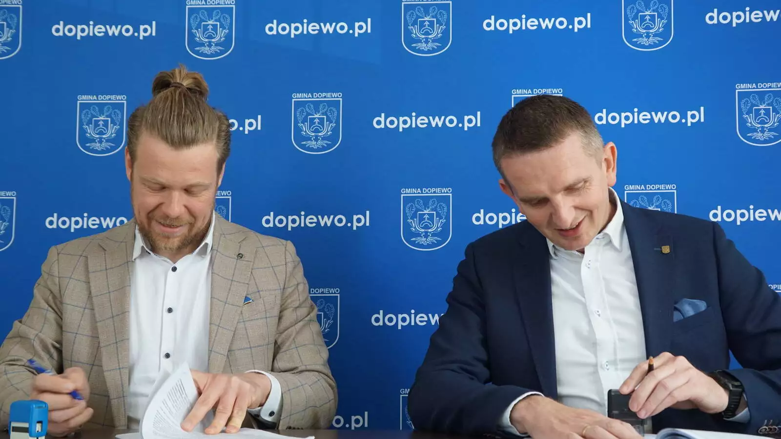 Podpisanie umowy ul. Rolna w Dąbrowie