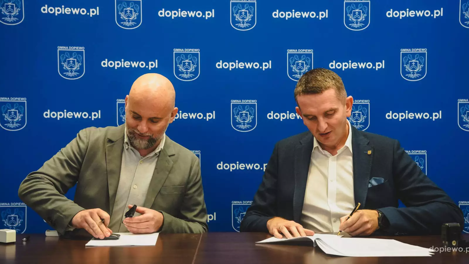 podpisanie umowy na projekt ul. serwisowej