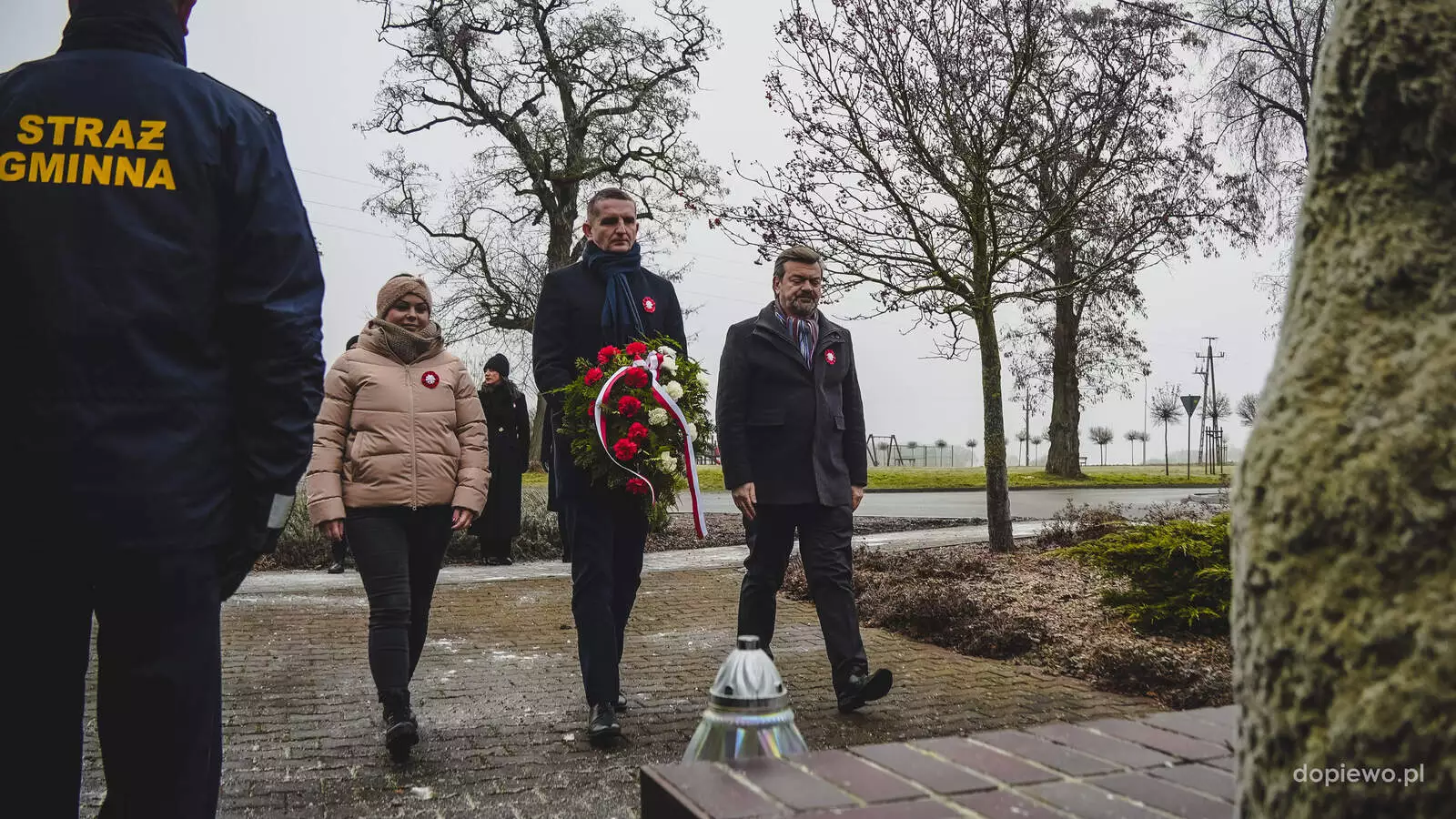 Złożenie kwiatów w miejscach pamięci podczas 107. rocznicy wybuchu Powstania Wielkopolskiego