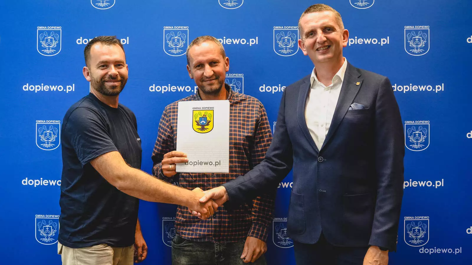 podpisanie umowy na modernizację Orlika