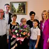 Stulatka z rodziną, Wójtem i kierownikiem USC