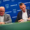 podpisanie umowy na projektowanie DWT i trzy ul. w Dopiewie 