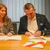 podpisanie umowy na ogród deszczowy