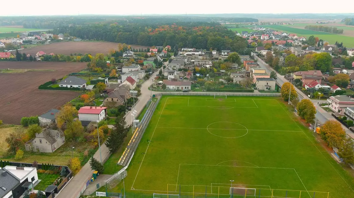 Boisko piłkarskie, GKS, Dopiewo