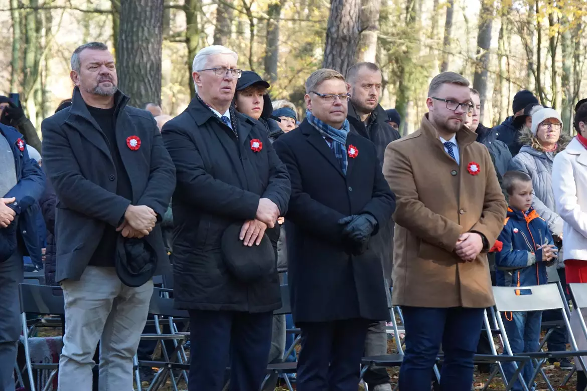 Wójt Gminy Dopiewo w trakcie polowej mszy św. w Lasach Zakrzewsko-Palędzkich