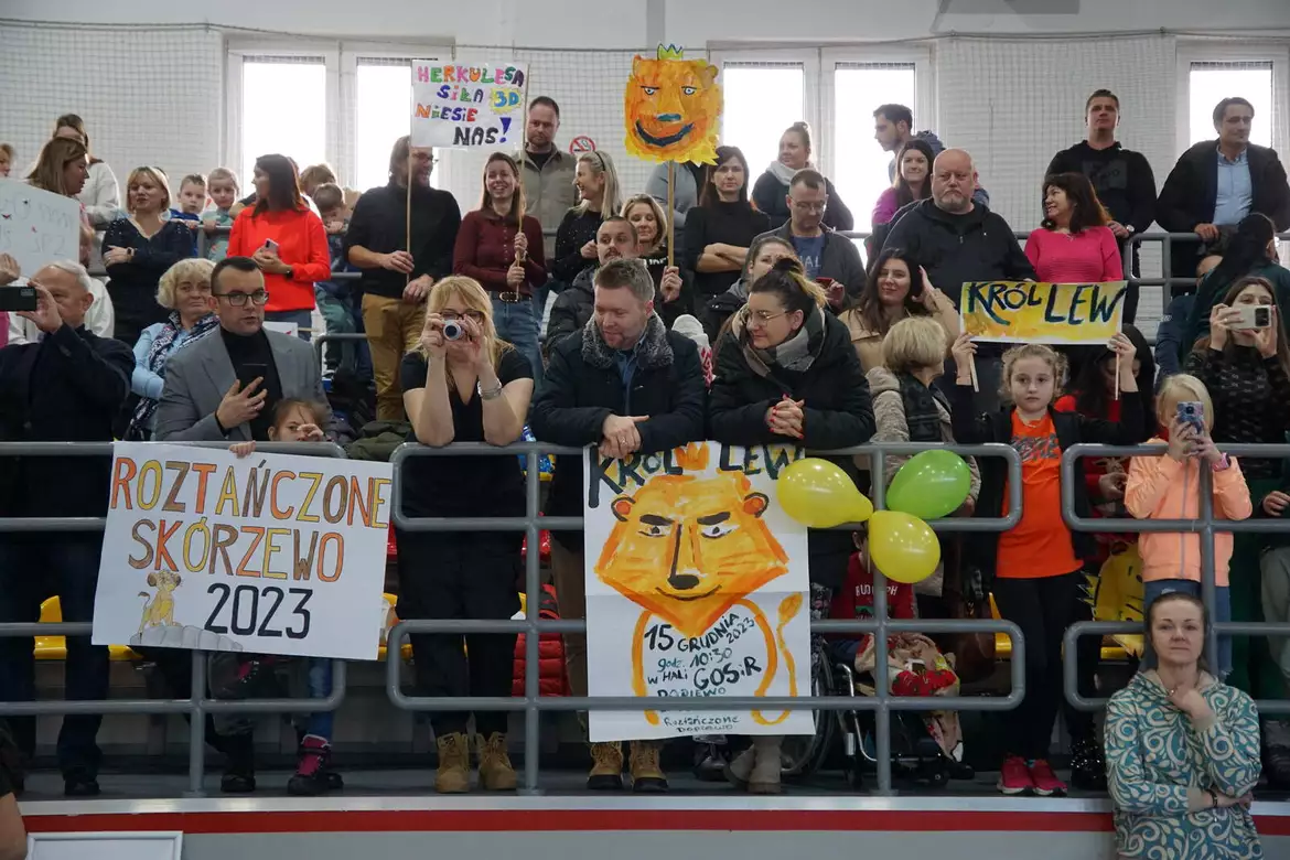 Kibice podczas Igrzysk Roztańczonego Dopiewa