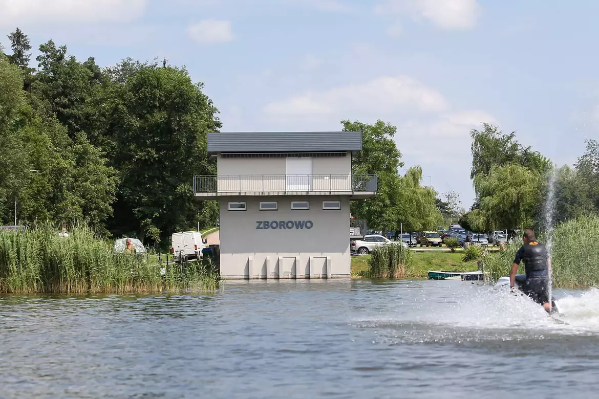 Przystań żeglarska przy Owocowej Plaży w Zborowie