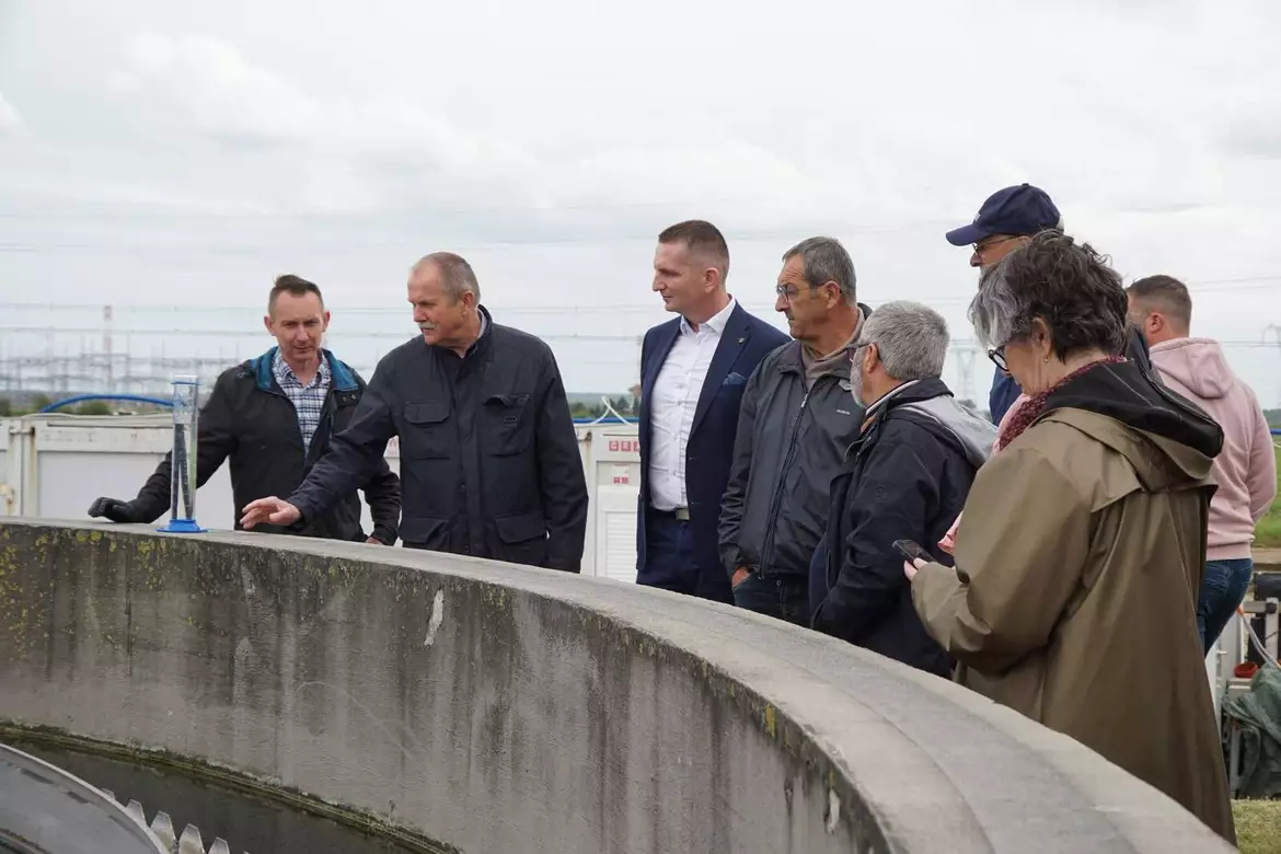 Delegacja z Maen Roch na oczyszczalni ścieków w Dąbrówce