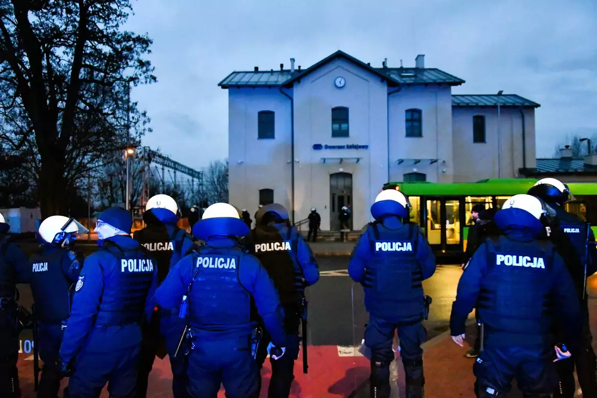Przyjazd kibiców do Palędzia