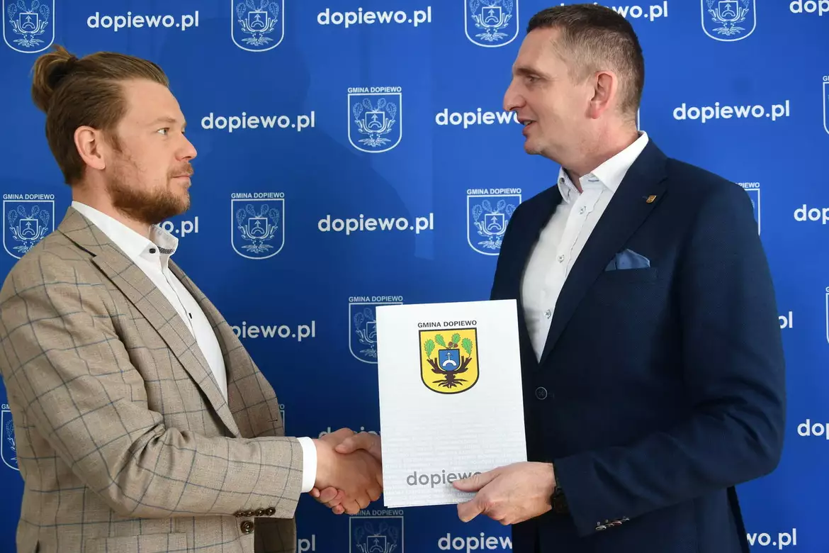 Podpisanie umowy, ul. Rolna w Dąbrowie