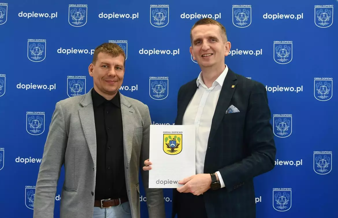 Wójt Gminy Sławomir Skrzypczak i Marcin Kaczmarek
