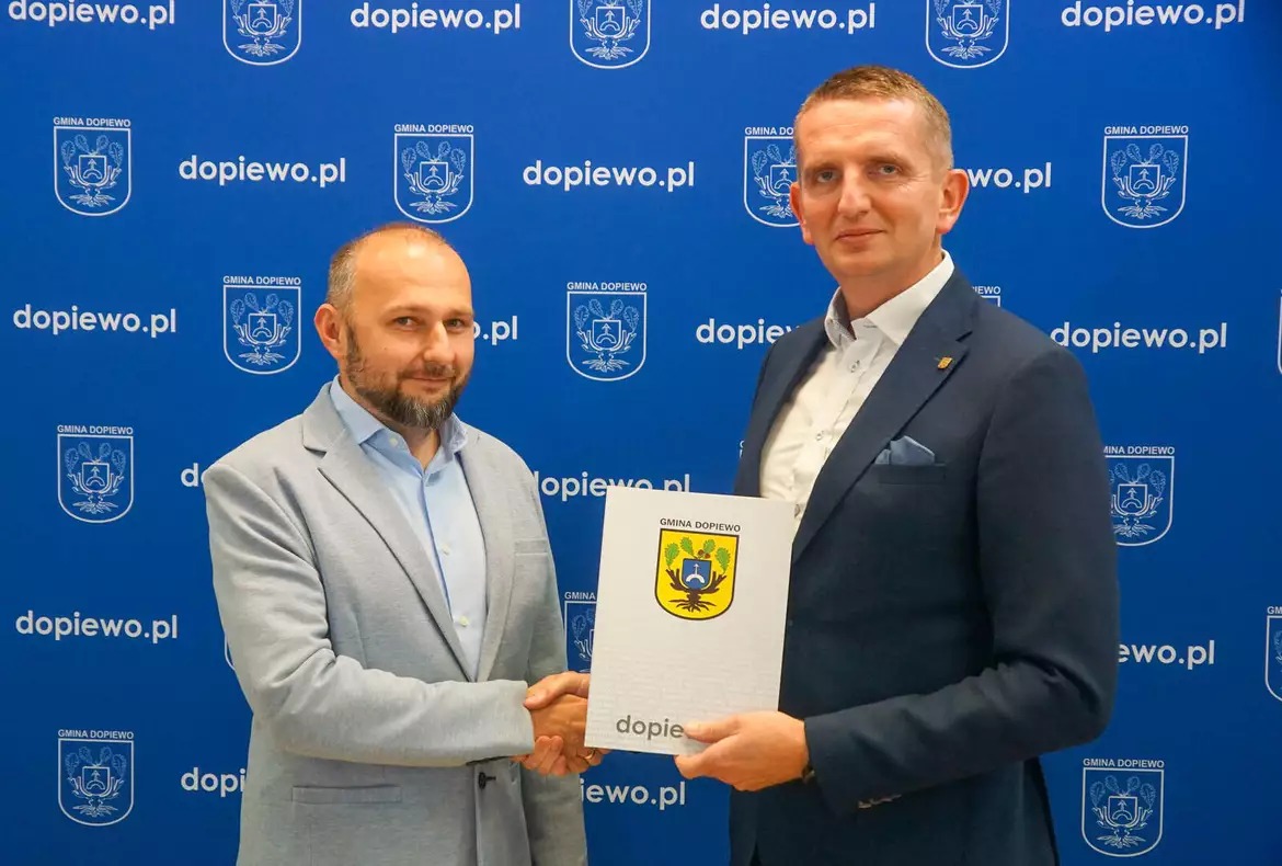 Wójt Gminy Dopiewo podpisał umowę na DWT