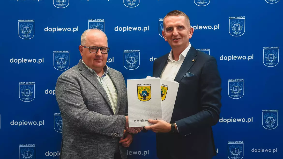 podpisanie umowy na projektowanie DWT i trzy ul. w Dopiewie