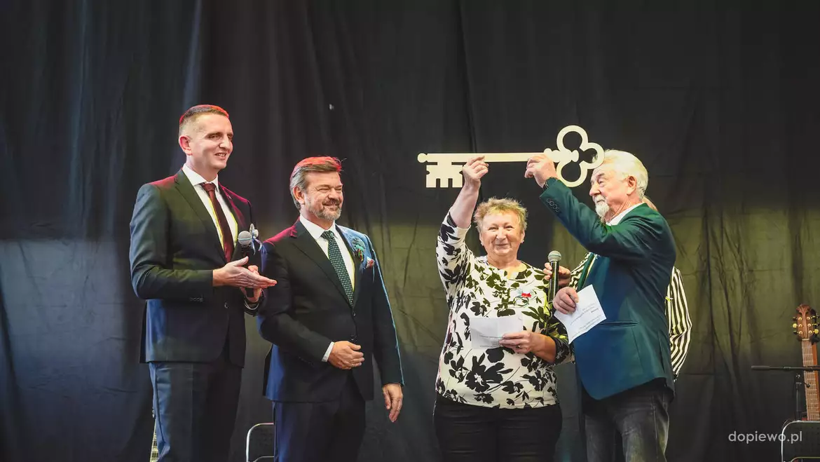 przekazanie kluczy Dopiewskie Dni Seniora
