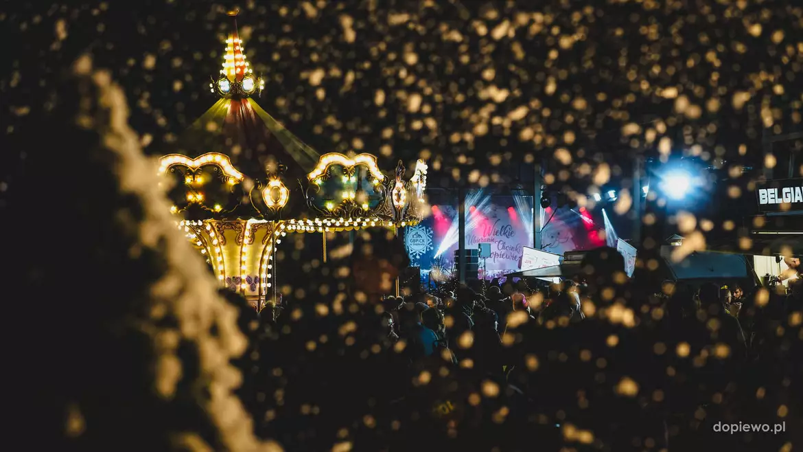 Ubieranie choinki w Dopiewie