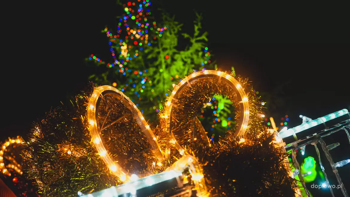 Ubieranie choinki w Dopiewie