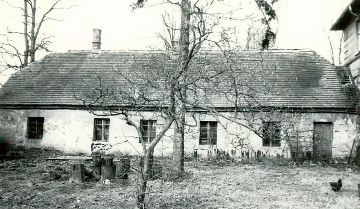 stary dwór w Dąbrówce
