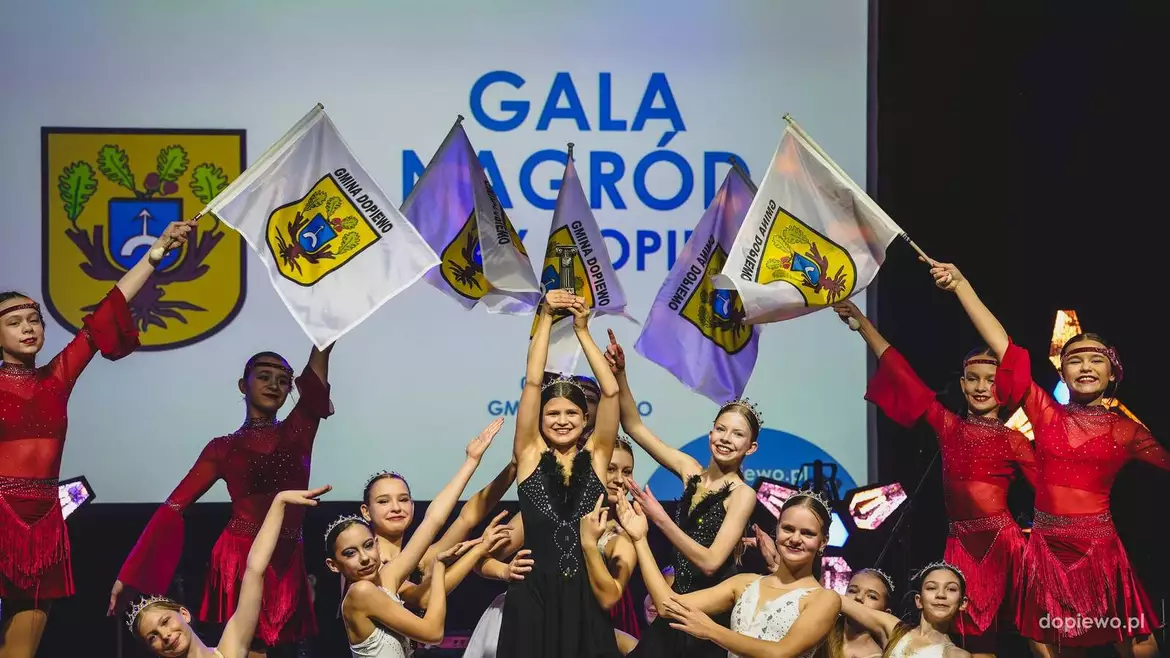 Występ tancerek podczas Gali Nagród Gminy Dopiewo