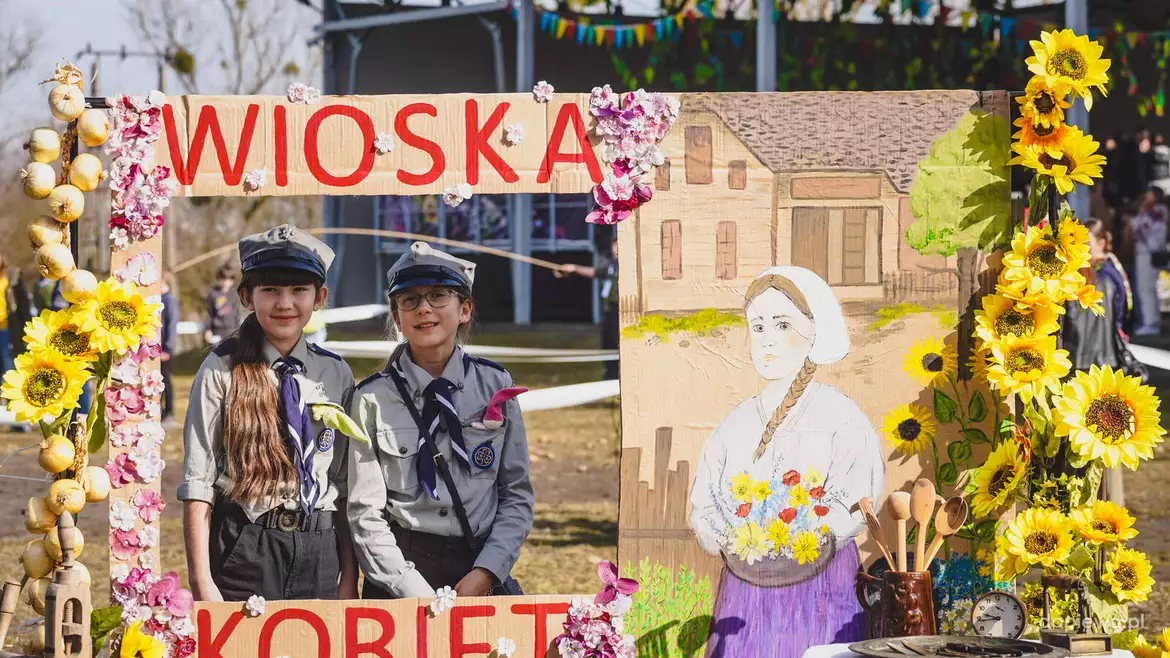 wioska kobiet w Dopiewie