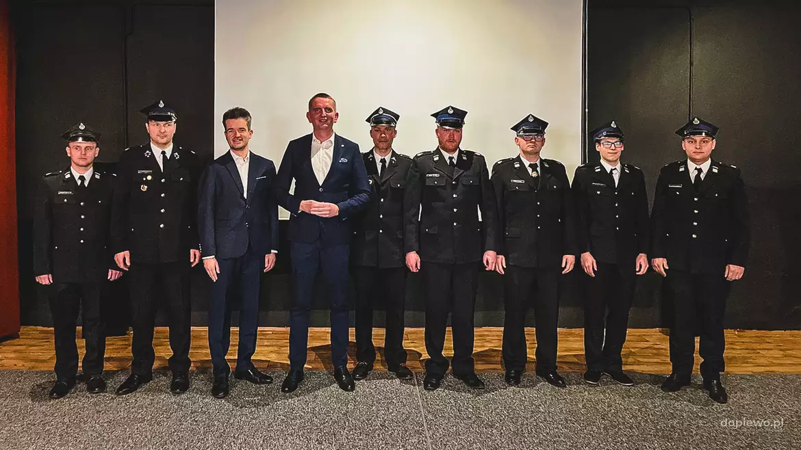 Zarząd OSP Dopiewo z Wójtem Sławomirem Skrzypczakiem